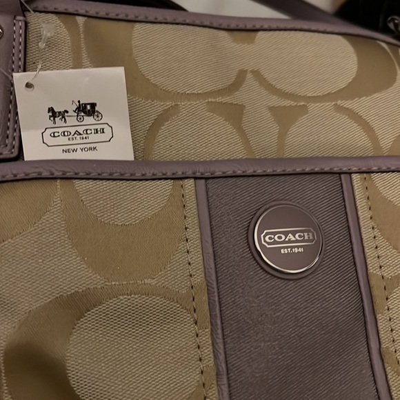 New with tag Coach tote - Picture 5 of 5